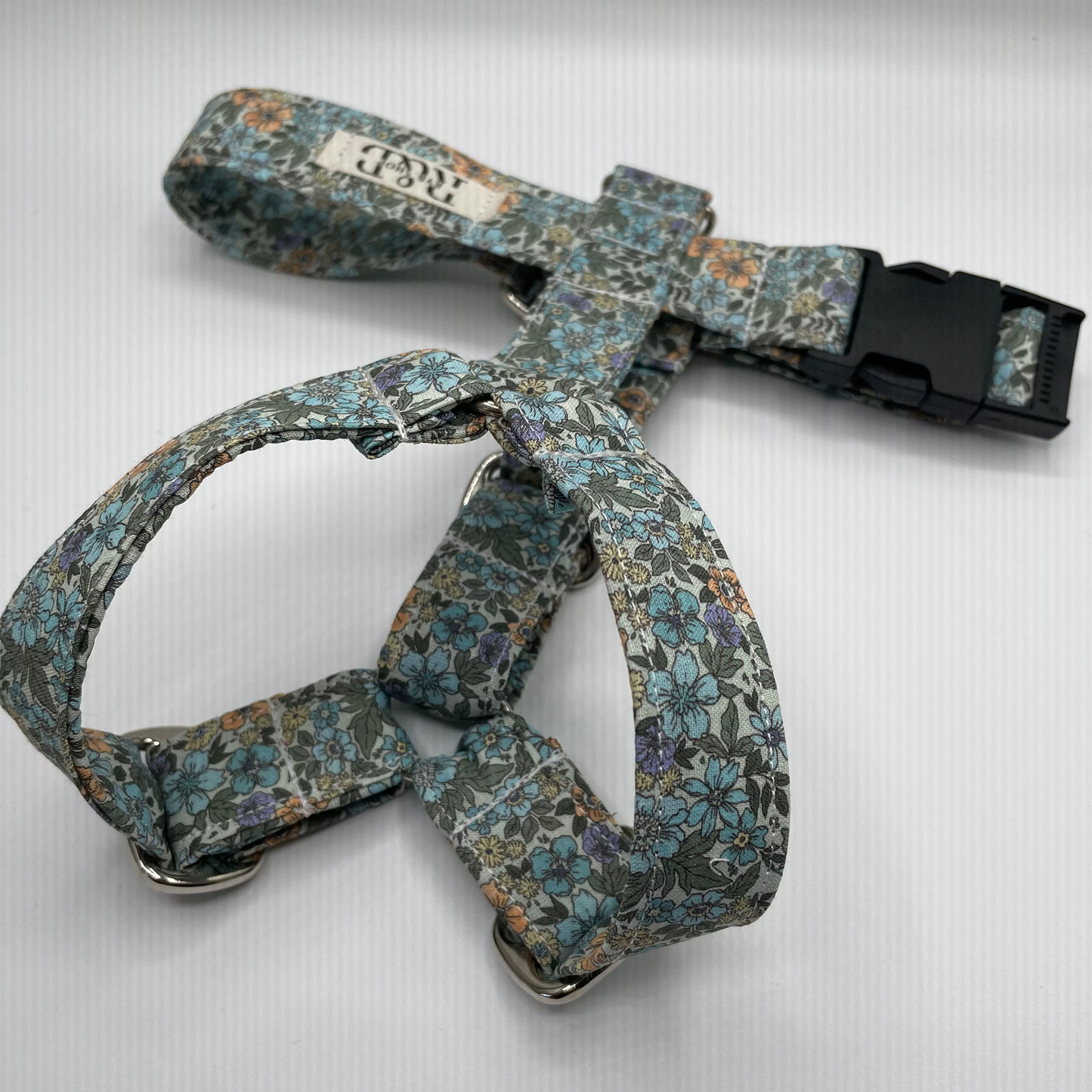 Arnés pequeño en H cierre único  (2,5cm grosor)