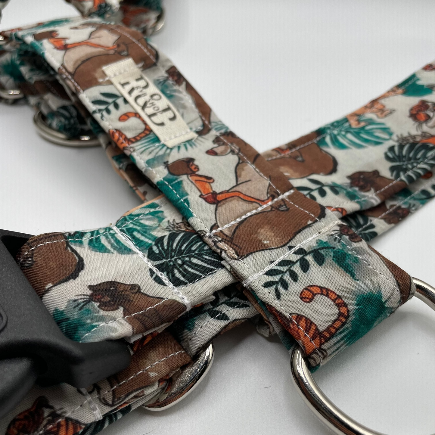 Arnés pequeño en H cierre único  (2,5cm grosor)